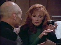 Picard im Gespräch mit Beverly