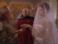 Picard übergibt Kamala ihrem Bräutigam
