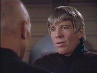 Fähnrich DeSeve hat eine Nachricht von Botschafter Spock.